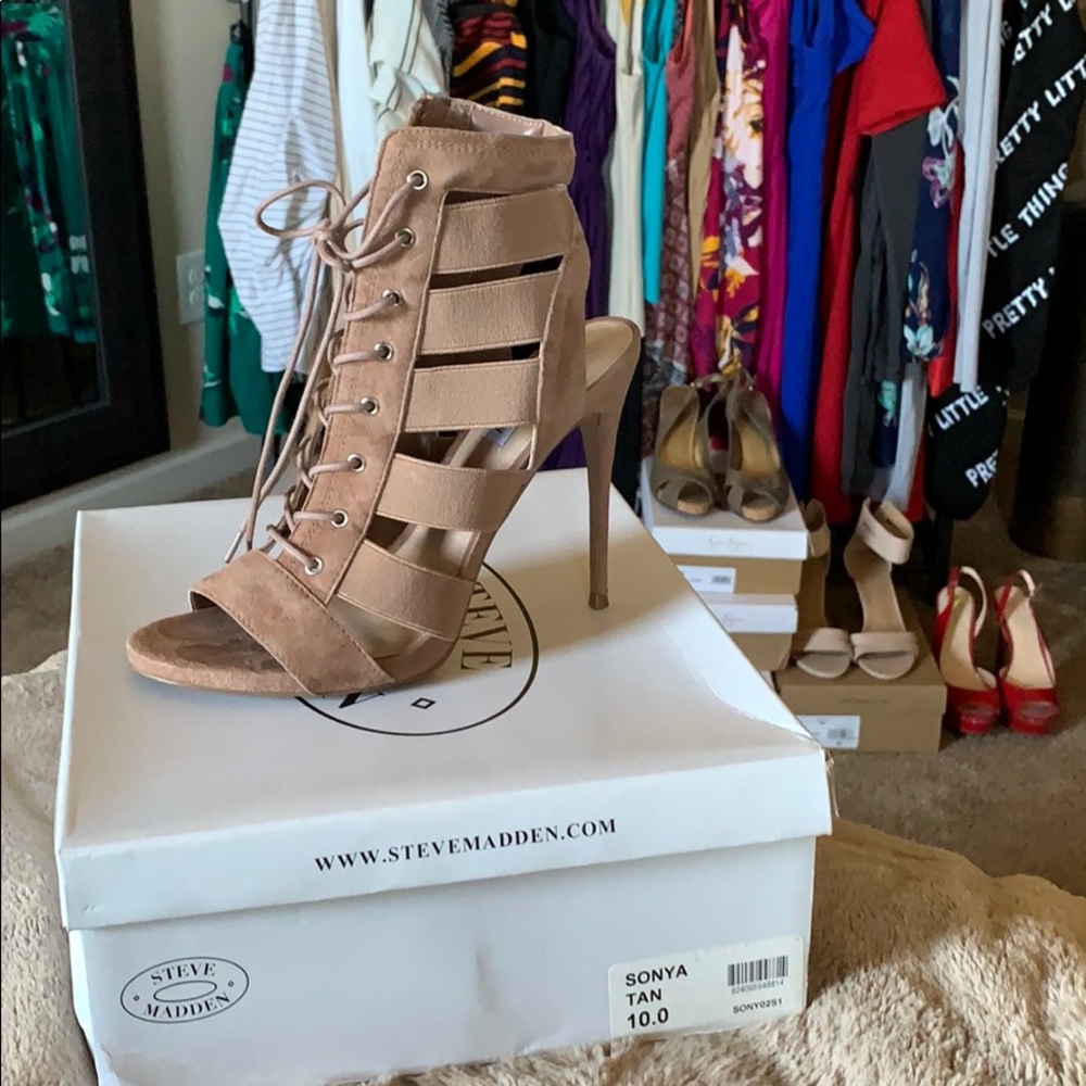 Steve Madden Pumps!!